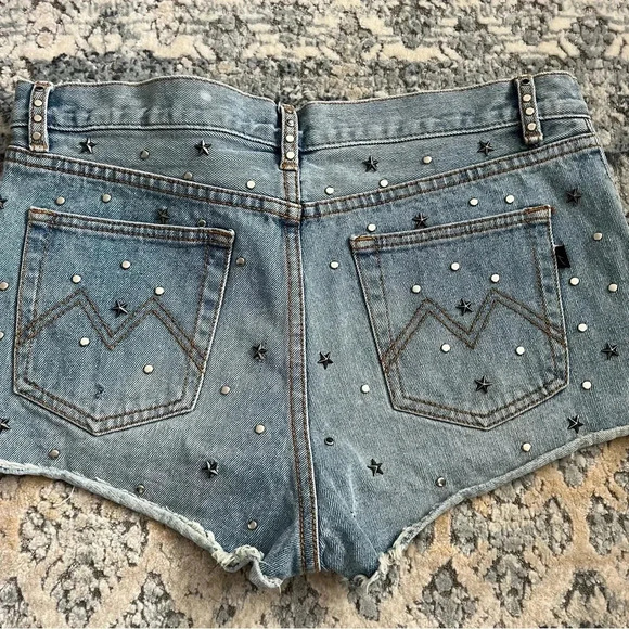MINKPINK Shorts - Picture 5 of 7